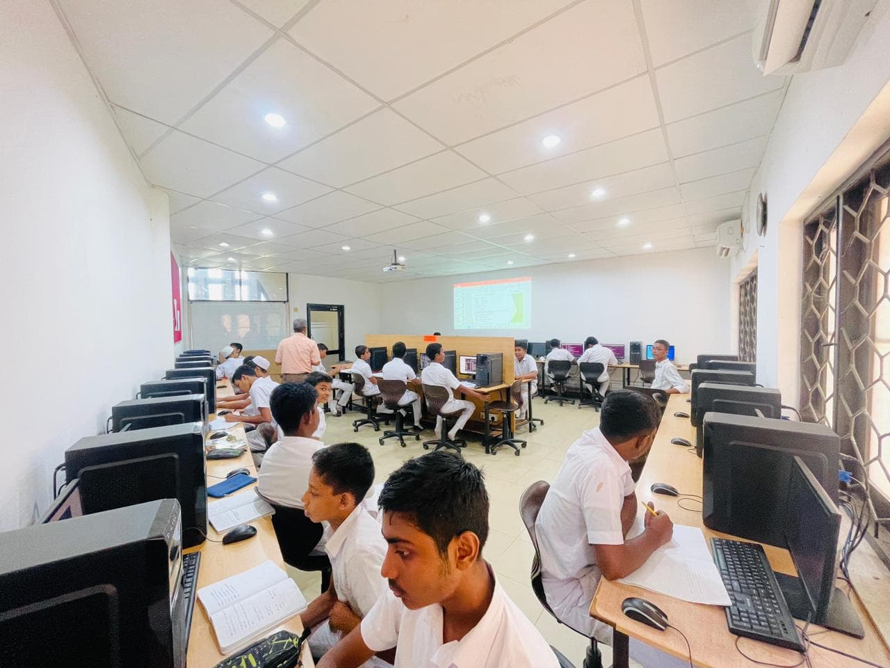 School outreach computer lab session